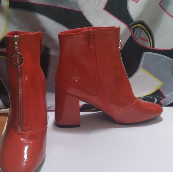 Retro Booties - Picture 2 of 3